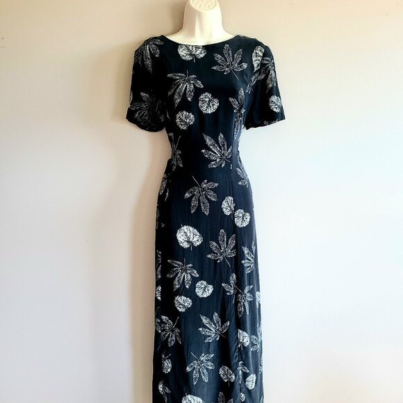 Maggy London 100% silk black maxi dress with leaves design. - Picture 1 of 6